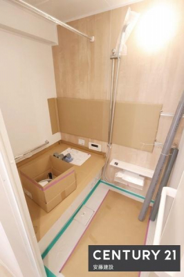 �����@�y�@�����@/�@Bathroom�@�z
�������Ǝ����̃o�X�^�C�����߂��������Ȑ��������闁��
�z�X�N���[����������Ă���A�J�̓��ł��������������\