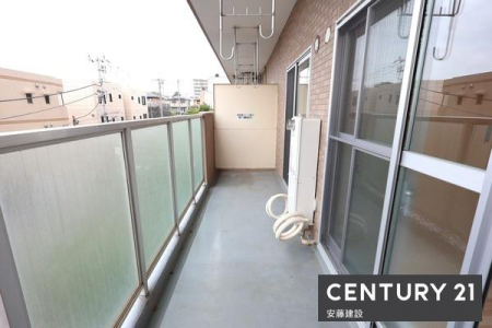 �o���R�j�[�@�y�@�o���R�j�[�@/�@Balcony�@�z
���r���O�A�Q������o���\�ȓ쐼�����o���R�j�[
3�K�̂��ߓ��H������󕨂������Â炭�v���C�o�V�[�ی�ɂ��œK�I