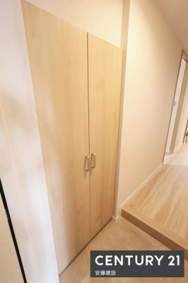 ���[�@�y�@�V���[�Y�{�b�N�X�@�z
�U�炩�肪���Ȍ��ւ���������Еt���V���[�Y�{�b�N�X����