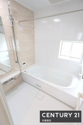 �����@�y�@�����@/�@Bathroom�@�z
�z�e���̂悤�ȏ㎿�ȃf�U�C���̃V�X�e���o�X
�z�X�N���[����������Ă���A�J�̓��ł��������������\