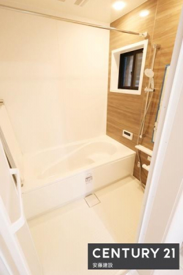 �����@�y�@�����@/�@Bathroom�@�z
�������Ǝ����̃o�X�^�C�����߂��������Ȑ��������闁��
�z�X�N���[����������Ă���A�J�̓��ł��������������\