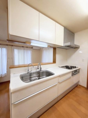 �L�b�`���@�y�@�L�b�`���@/�@Kitchen�@�z
���r���O�����n����I�[�v���L�b�`���ŁA�������̎󂯓n�����X���[�Y�I
���C�����̗ǂ����������W�t�[�h�ŔM��ɂ�����������ɂ����݌v