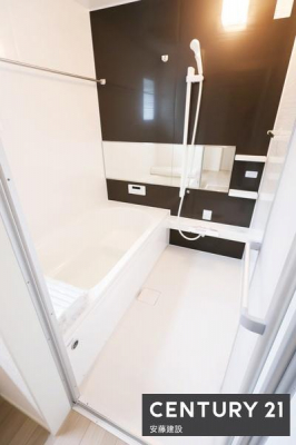�����@�y�@�����@/�@Bathroom�@�z
����̔���������߂̐S�n�悢�o�X�^�C��
���������@��������Ă��芷�C���₷���A�~��͉ߓx�ȉ��x����h���܂�