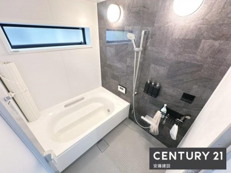 �����@�y�@�����@/�@Bathroom�@�z
�u���b�N�̃A�N�Z���g�p�l���ŗD��ȋ�Ԃ����o�����V�X�e���o�X
�������芷�C���΂�����ł��܂��I
