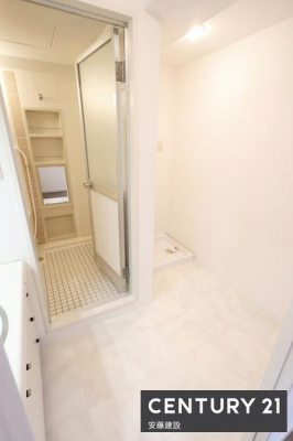 ���ʑ�E���ʏ��@�y�@���ʏ��@/�@Washroom�@�z
������������ʏ��́A�Ƒ��݂�Ȃ����K�Ɏg����悤�z�����ꂽ���
�o�^�o�^�������Ȓ��̎��Ԃ��A��Ƃ�������ĉ߂����܂��I