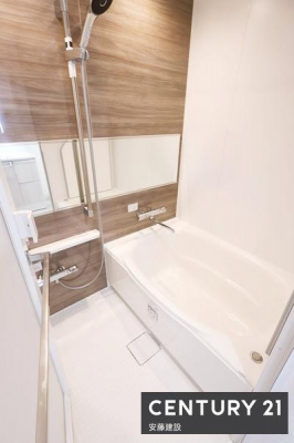 �����@�y�@�����@/�@Bathroom�@�z
����̔���������߂̐S�n�悢�o�X�^�C��
���������@��������Ă��芷�C���₷���A�~��͉ߓx�ȉ��x����h���܂�
