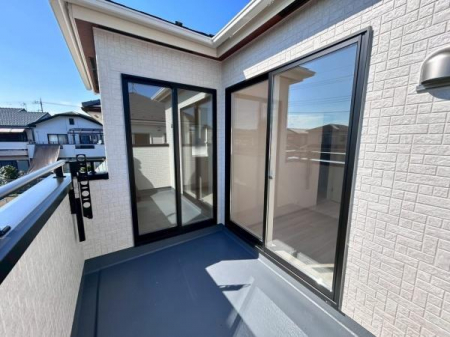 �o���R�j�[�@�y�@�o���R�j�[�@/�@Balcony�@�z
2��������o���\�ȓ쓌�����o���R�j�[
���H��������󕨂������Â炭�v���C�o�V�[�ی�ɂ��œK