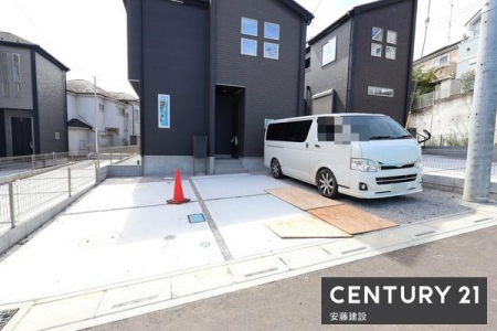 ���ԏ�@�y�@���ԏ�@/�@parking�@�z
����2��\�Ȓ��ԃX�y�[�X
���v�w���ꂼ��̂��Ԃ����Ƃ̑O�ɒ�߂邱�Ƃ��ł��܂�