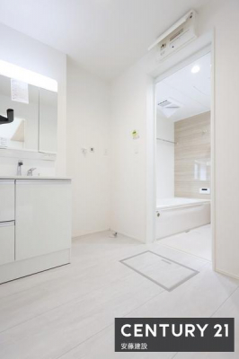 ���ʑ�E���ʏ��@�y�@���ʏ��@/�@Washroom�@�z
������������ʏ��́A�Ƒ��݂�Ȃ����K�Ɏg����悤�z�����ꂽ���
�o�^�o�^�������Ȓ��̎��Ԃ��A��Ƃ�������ĉ߂����܂��I
