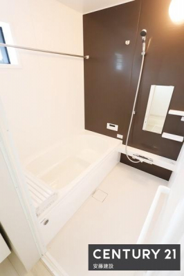 �����@�y�@�����@/�@Bathroom�@�z
�������Ǝ����̃o�X�^�C�����߂��������Ȑ��������闁��
�z�X�N���[����������Ă���A�J�̓��ł��������������\