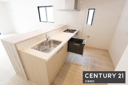 �L�b�`���@�y�@�L�b�`���@/�@Kitchen�@�z
���r���O�����n����J���I�ȃy�j���V�����L�b�`���ŁA�������̎󂯓n�����X���[�Y�I
�Ǝ����Z�ɖ𗧂H��@�t��