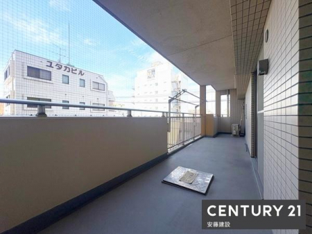 �o���R�j�[�@�y�@�o���R�j�[�@/�@Balcony�@�z
���r���O�A�m��2��������o���\�ȓ쐼�����o���R�j�[�I
�L��������̂ŁA�v�����^�[����ׂ��K�[�f�j���O�X�y�[�X�Ƃ��Ă����p�ł��܂�