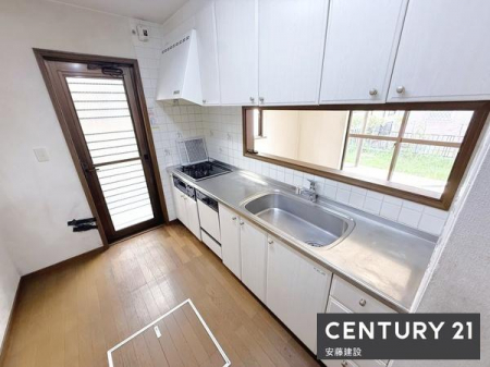 �L�b�`���@�y�@�L�b�`���@/�@Kitchen�@�z
���r���O�����n����I�[�v���L�b�`���ŁA�������̎󂯓n�����X���[�Y�I
���������