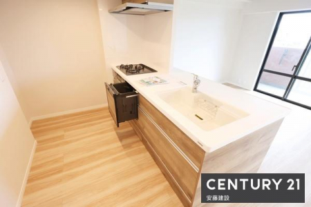 �L�b�`���@�y�@�L�b�`���@/�@Kitchen�@�z
���[�ƍ�ƃX�y�[�X����������m�ۂ����V�X�e���L�b�`��
�H��@�����I�����̑�ςȂ��M�􂢂̎��Ԃ��A���̍�Ƃ₨�q�l�Ƃ̎��Ԃɏ[�Ă��܂�