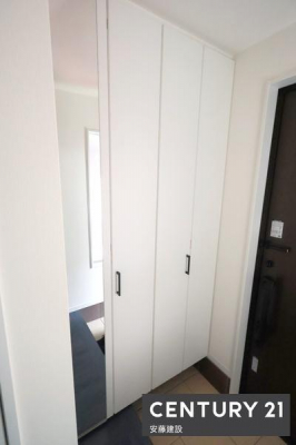 ���[�@�y�@�V���[�Y�{�b�N�X�@�z
�U�炩�肪���Ȍ��ւ���������Еt���V���[�Y�{�b�N�X����
�~���[�t���ŋ�ԂɍL������������܂�