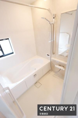 �����@�y�@�����@/�@Bathroom�@�z
�������Ǝ����̃o�X�^�C�����߂��������Ȑ��������闁��
�z�X�N���[����������Ă���A�J�̓��ł��������������\