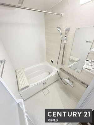 �����@�y�@�����@/�@Bathroom�@�z
�������Ǝ����̃o�X�^�C�����߂��������Ȑ��������闁��
�z�X�N���[����������Ă���A�J�̓��ł����������\�I