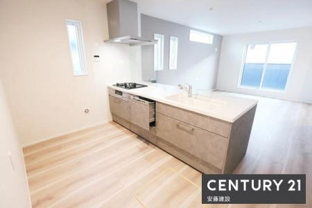 �L�b�`���@�y�@�L�b�`���@/�@Kitchen�@�z
���r���O�����n����I�[�v���L�b�`���ŁA�������̎󂯓n�����X���[�Y
���Ƒ��Ɖ�b���y���݂Ȃ�����K�ɉƎ����ł��閣�͓I�ȋ�Ԃł��I