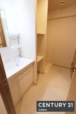 ���ʑ�E���ʏ��@�y�@���ʏ��@/�@Washroom�@�z
��������Ƃ܂Ƃ܂����R���p�N�g�݌v�̐��ʏ�