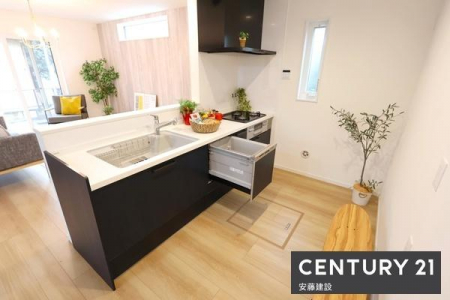 �L�b�`���@�y�@�L�b�`���@/�@Kitchen�@�z
��ƃX�y�[�X���L���J���I�ŁA������Еt�����X���[�Y�ȃI�[�v���L�b�`��
���Ƒ��Ɖ�b���y���݂Ȃ�����K�ɉƎ����ł��閣�͓I�ȋ��
���Ƌ�͉��i�Ɋ܂܂�܂���B