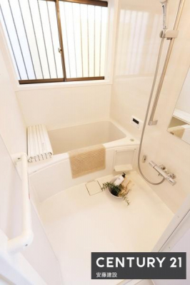 �����@�y�@�����@/�@Bathroom�@�z
����̔���������߂̐S�n�悢�o�X�^�C��
���������@��������Ă��芷�C���₷���A�~��͉ߓx�ȉ��x����h���܂�