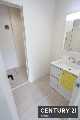 ���ʑ�E���ʏ��@�y�@���ʏ��@/�@Washroom�@�z
�E�ߎ��ƕ��������݌v�ł�������g���āA���q�������S
