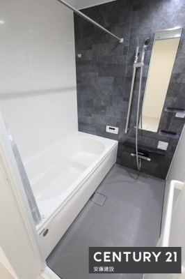 �����@�y�@�����@/�@Bathroom�@�z
����̔���������߂̐S�n�悢�o�X�^�C��
���������@��������Ă��芷�C���₷���A�~��͉ߓx�ȉ��x����h���܂�