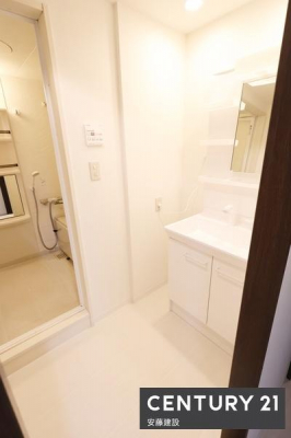 ���ʑ�E���ʏ��@�y�@���ʏ��@/�@Washroom�@�z
��������Ƃ܂Ƃ܂����R���p�N�g�݌v�̐��ʏ�
�傫�ȋ��Ǝ��[����������Ɨ����ʉ��ϑ䊮��