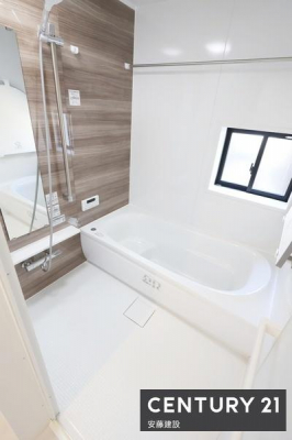 �����@�y�@�����@/�@Bathroom�@�z
�������Ǝ����̃o�X�^�C�����߂��������Ȑ��������闁��
�z�X�N���[����������Ă���A�J�̓��ł��������������\
