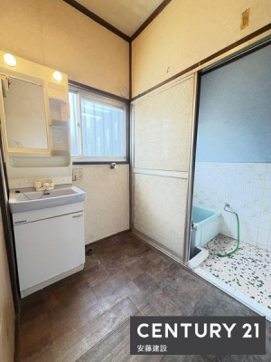 ���ʑ�E���ʏ��@�y�@���ʏ��@/�@Washroom�@�z
���邭��Ƃ肠��L���̐��ʏ�
�g������̗ǂ����ʉ��ϑ䊮��