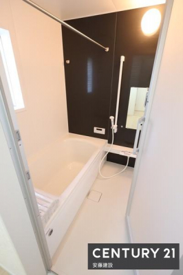 �����@�y�@�����@/�@Bathroom�@�z
����̔���������߂̐S�n�悢�o�X�^�C��
���������@��������Ă��芷�C���₷���A�~��͉ߓx�ȉ��x����h���܂�