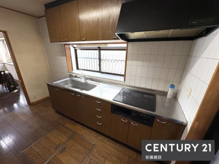 �L�b�`���@�y�@�L�b�`���@/�@Kitchen�@�z
�������ɏW���ł���Ɨ��^�V�X�e���L�b�`��
���C�ɍœK�ȑ�������ŔM��ɂ�����������ɂ����݌v