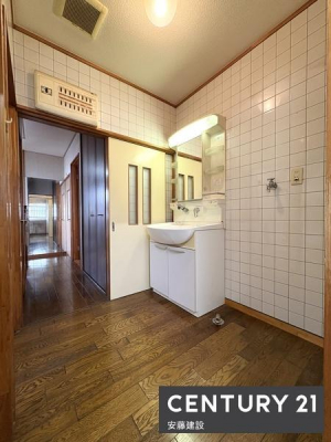 ���ʑ�E���ʏ��@�y�@���ʏ��@/�@Washroom�@�z
���邭��Ƃ肠��L���̐��ʏ�
�g������̗ǂ����ʉ��ϑ䊮��