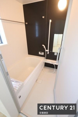 �����@�y�@�����@/�@Bathroom�@�z
����̔���������߂̐S�n�悢�o�X�^�C��
���������@��������Ă��芷�C���₷���A�~��͉ߓx�ȉ��x����h���܂�