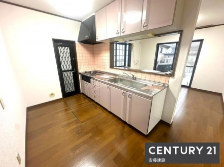 �L�b�`���@�y�@�L�b�`���@/�@Kitchen�@�z
���[�ƍ�ƃX�y�[�X����������m�ۂ����L�b�`��
�����������M��ɂ�����������ɂ����A�S�~�o�������₷���݌v