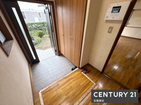���ց@�y�@���ց@/�@entrance�@�z
�������������͋C�̂��錺��
�U�炩�肪���Ȍ��ւ���������Еt���V���[�Y�{�b�N�X����