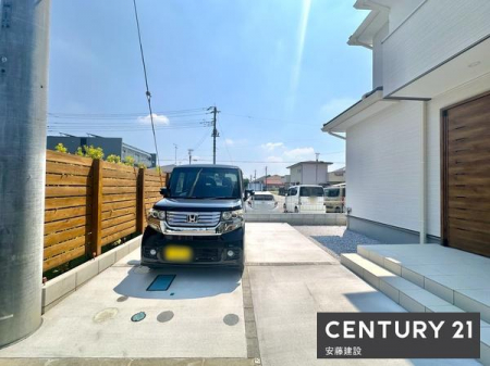 ���ԏ�@�y�@���ԏ�@/�@parking�@�z
����2��\�Ȓ��ԃX�y�[�X
���v�w���ꂼ��̂��Ԃ����Ƃ̑O�ɒ�߂邱�Ƃ��ł��܂�